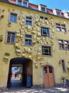 Prague 2023 art houses01