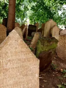 Prague 2023 old jewish cemetery