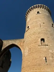 bellver castle in palma (2)
