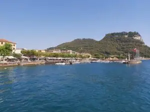 relaxing around garda on last day