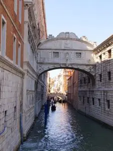 the sigh bridge venice
