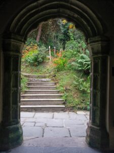 Cornwall 2019 church and graveyard at st. just in roseland 05